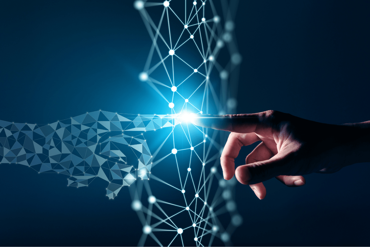 Ilustração representando a transformação digital empresarial, destacando a importância da arquitetura, integração de sistemas e planejamento estratégico para evitar retrabalho e garantir eficiência.